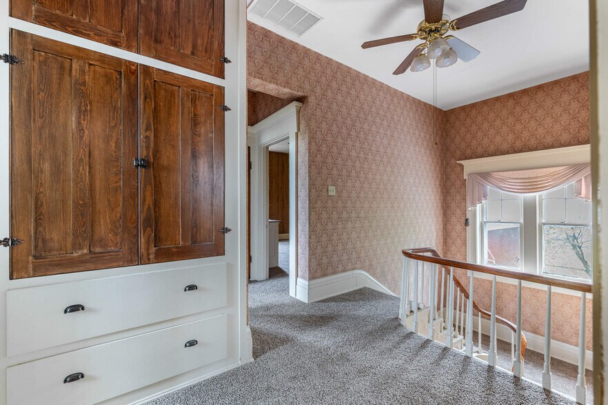 More Photos Of 405 E Spring St, Saint Marys Office Residential For Sale