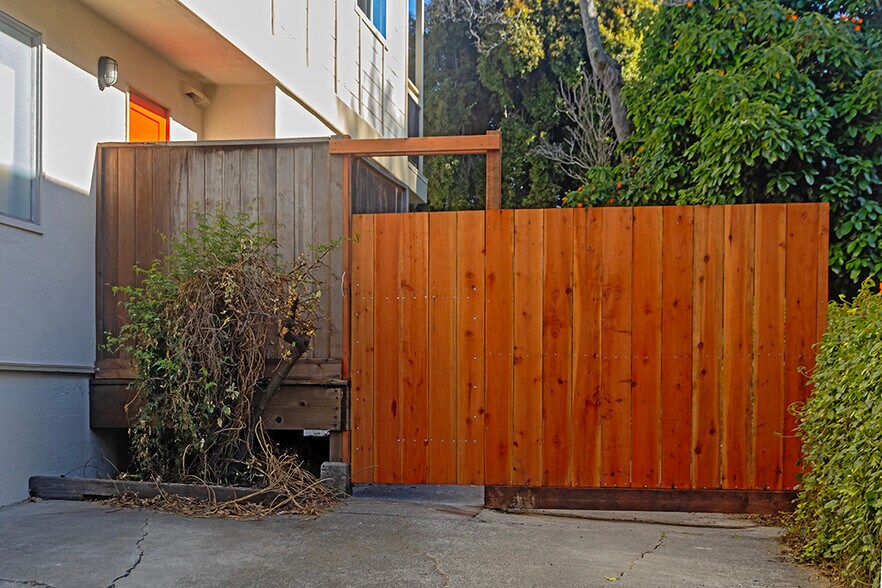 More Photos Of 1700 Spruce St, Berkeley Apartments For Sale