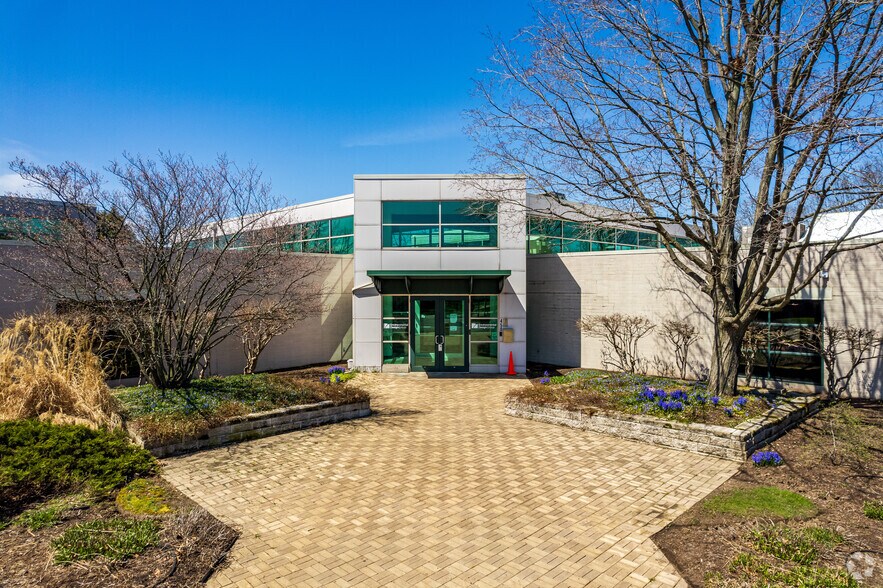 More Photos Of 450 Grant St, Akron Office For Lease