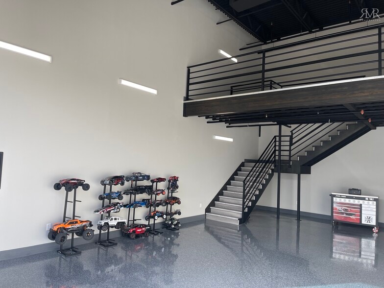 More Photos Of 1435 FM 1463 Rd, Katy Showroom For Sale