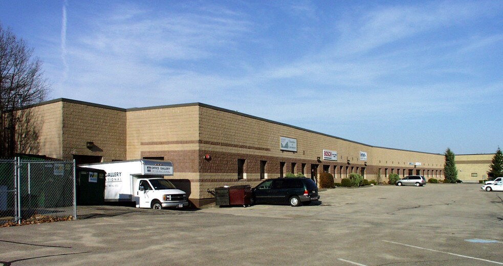 More Photos Of 192-198 Vanderbilt Ave, Norwood Warehouse For Lease