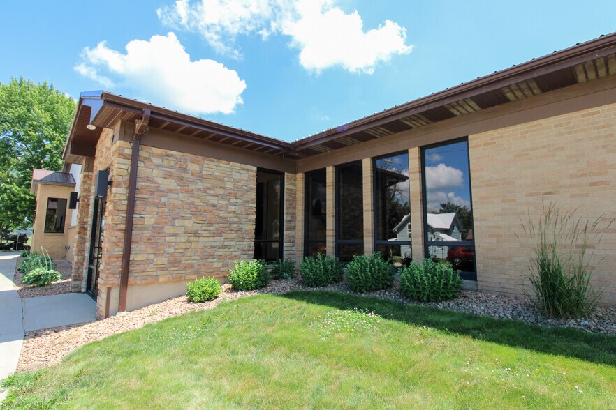 More Photos Of 100 E 3rd St, Galva Office For Sale
