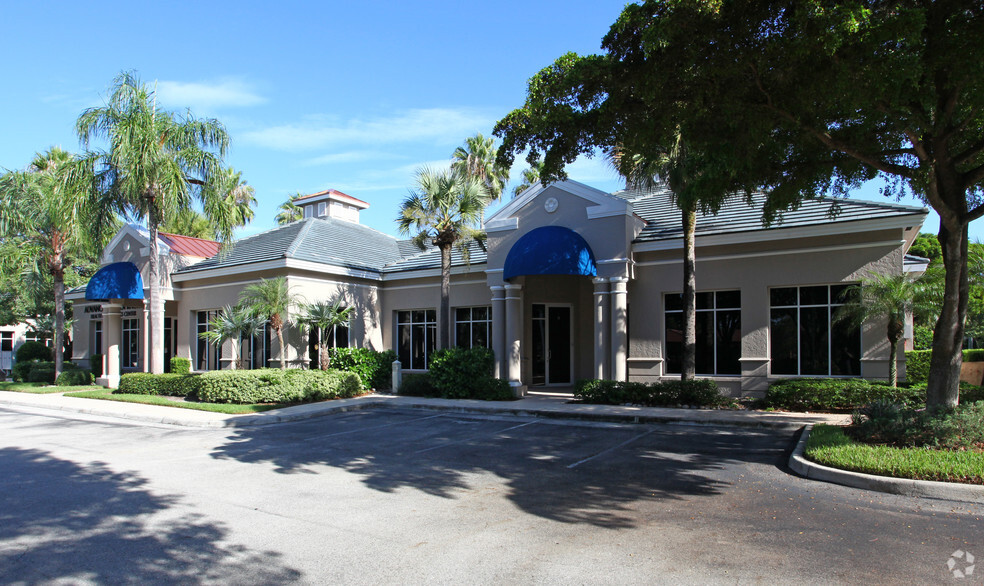 Primary Photo Of 860 111th Ave N, Naples Medical For Lease