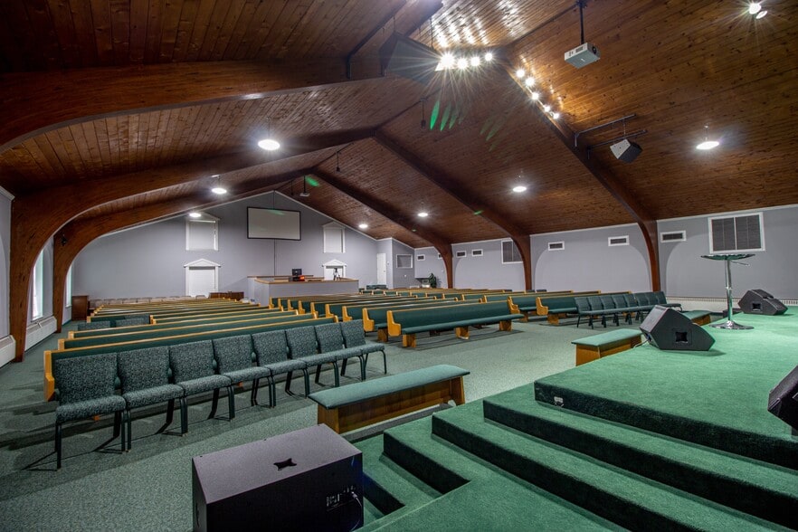 More Photos Of 23696 Northline Rd, Taylor Religious Facility For Sale
