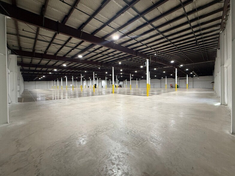 More Photos Of 513-539 E Hiawatha Blvd, Syracuse Warehouse For Sale