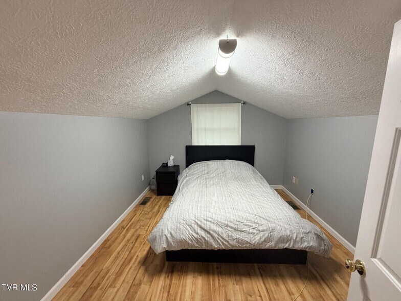 More Photos Of 404 Hurricane Rd NE, Wise Medical For Sale