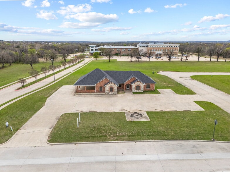 More Photos Of 401 Center Court Dr, Bridgeport Medical For Lease