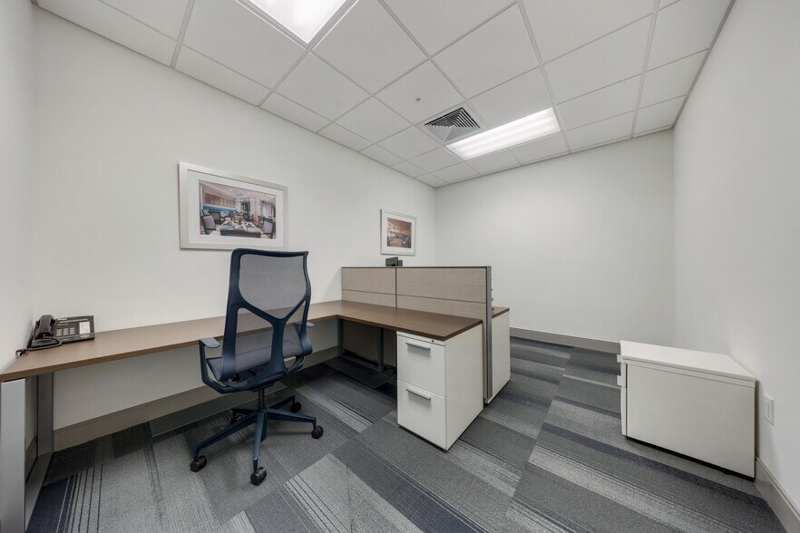 More Photos Of 2980 NE 207th St, Aventura Office Residential For Lease