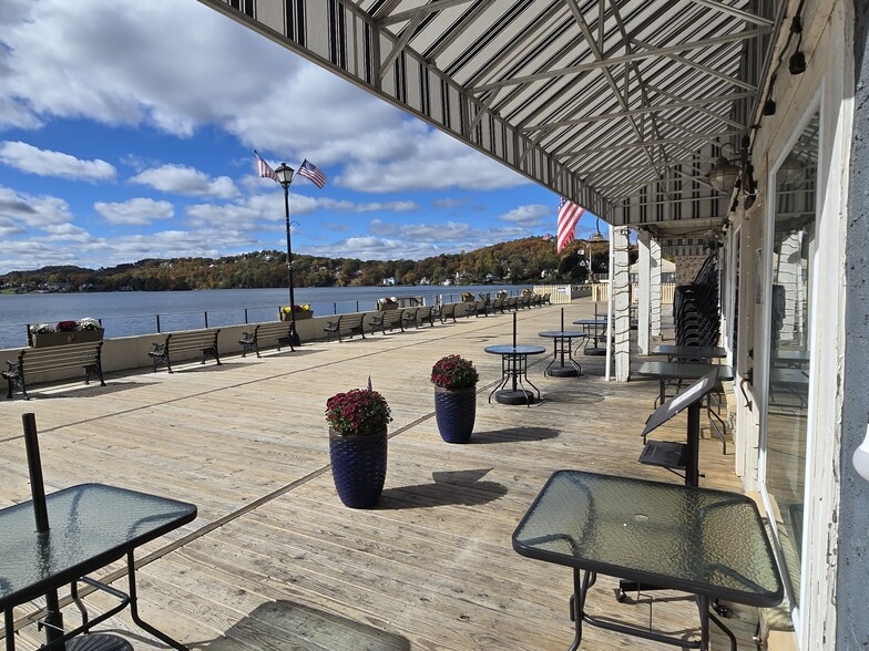 More Photos Of 7 Boardwalk, Sparta Restaurant For Sale