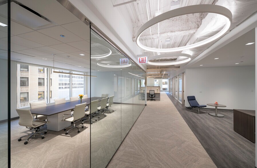 More Photos Of 225 W Washington St, Chicago Office For Lease
