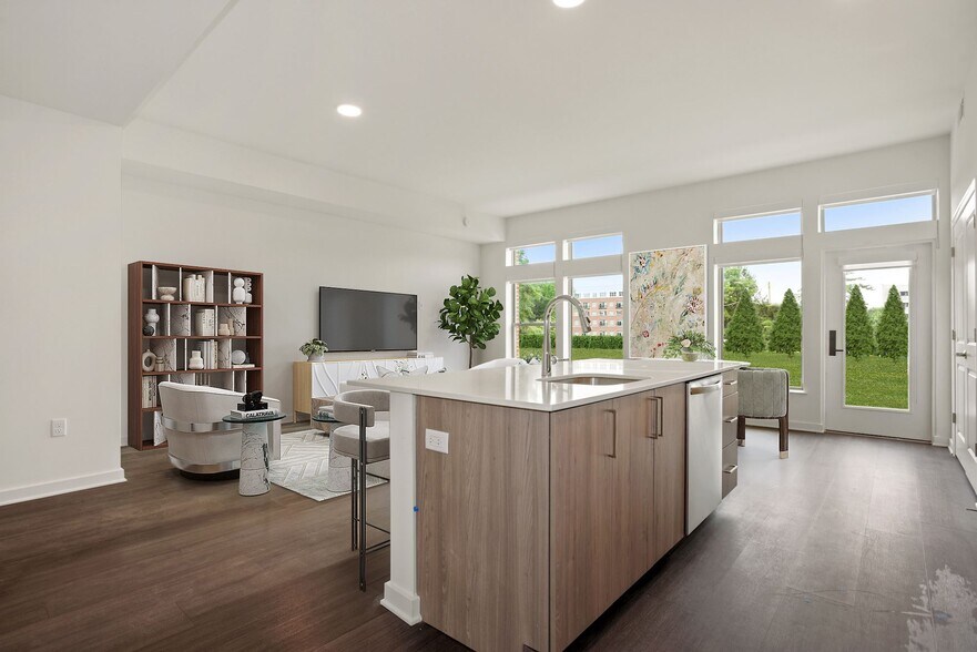 More Photos Of 7970 Maitland St, McLean Apartments For Lease