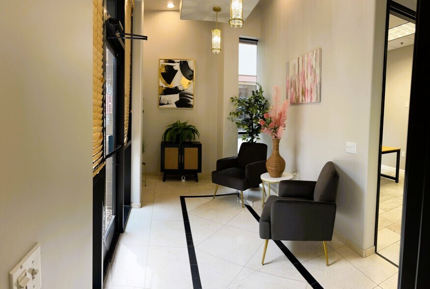 More Photos Of 80 N McClintock Dr, Chandler Medical For Sale