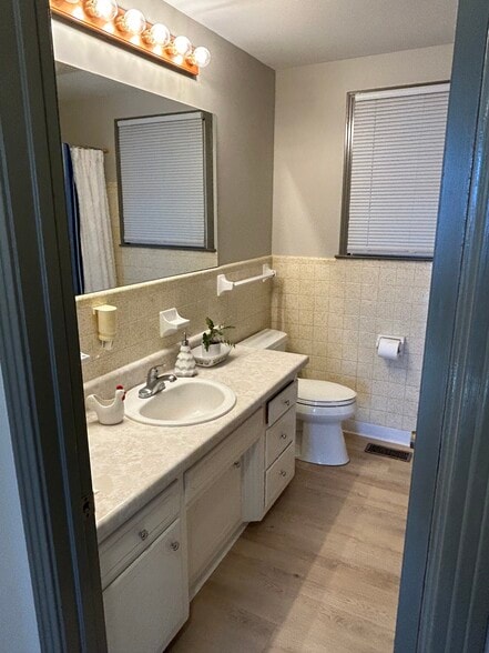 More Photos Of 74 E Hill St, Mount Juliet Office For Lease