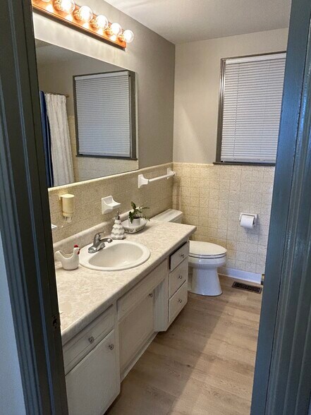 More Photos Of 74 E Hill St, Mount Juliet Office For Lease