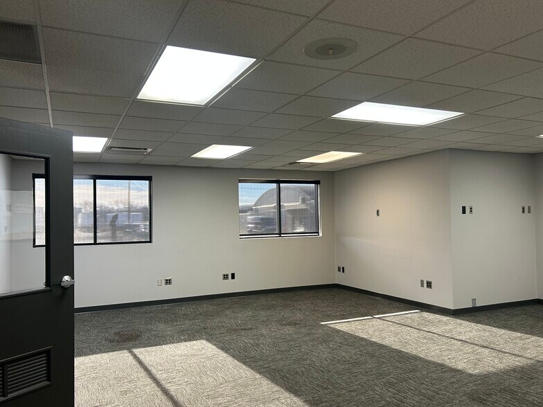 More Photos Of 207 Causeway Blvd, La Crosse Industrial For Sale