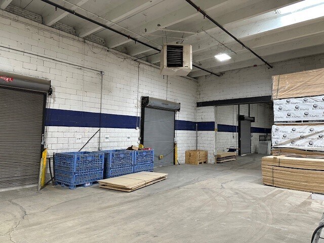 More Photos Of 1300 Old Stage Rd, Simpsonville Warehouse For Lease