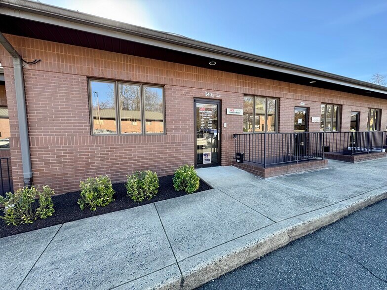 More Photos Of 2200 Opitz Blvd, Woodbridge Medical For Lease