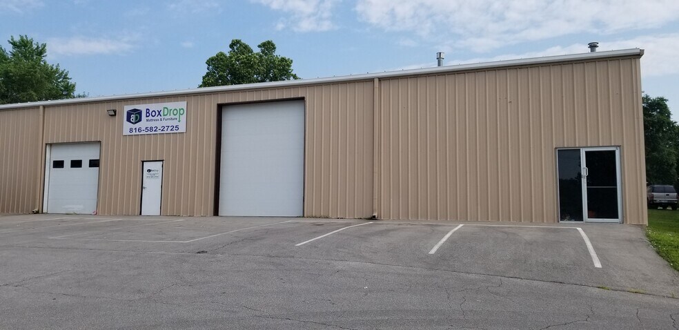 More Photos Of 2505 W 40 Hwy, Blue Springs Warehouse For Lease