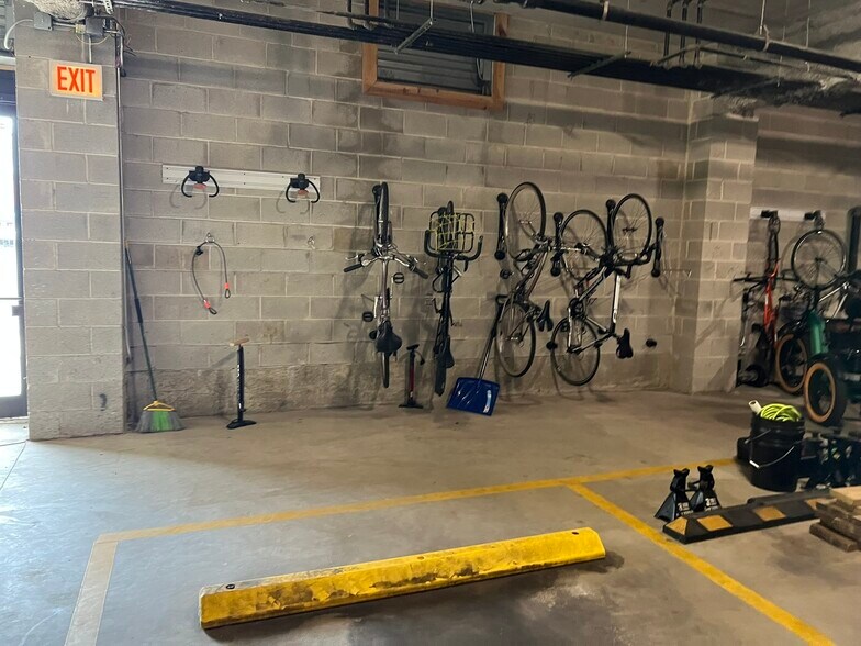 More Photos Of 4234 N Hutchinson, Chicago Apartments For Sale