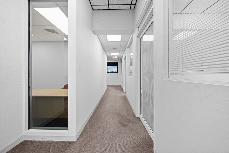 More Photos Of 88 Broadway, Hicksville Office For Lease