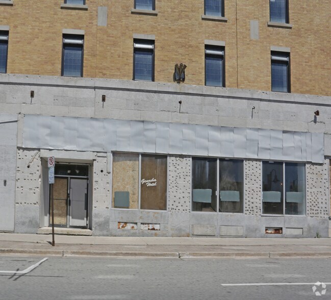 More Photos Of 70 King St E, Oshawa Apartments For Lease