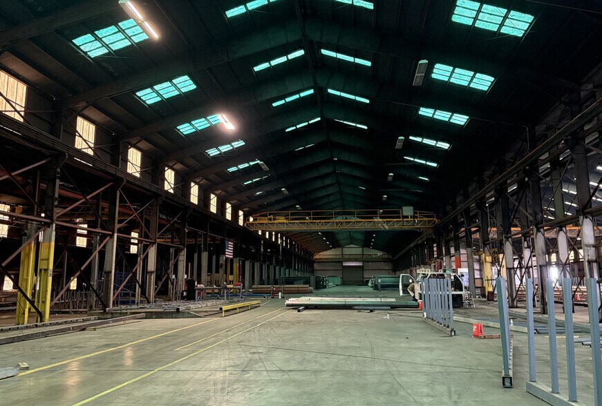 More Photos Of 1301-1345 E Lexington Ave, Pomona Warehouse For Sale