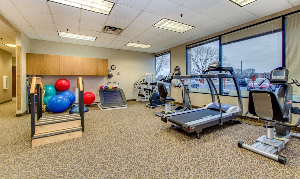 More Photos Of 7201-7245 University Ave NE, Fridley Medical For Lease