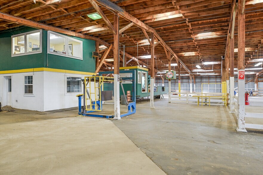 More Photos Of 545 E Main St, Hartsville Warehouse For Lease