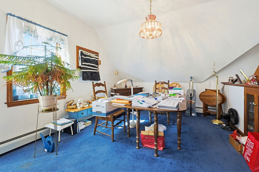 More Photos Of 1501 Lonsdale Ave, Lincoln General Retail For Sale