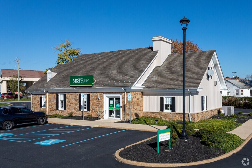 More Photos Of 5107 Concord Pike, Wilmington Bank For Lease