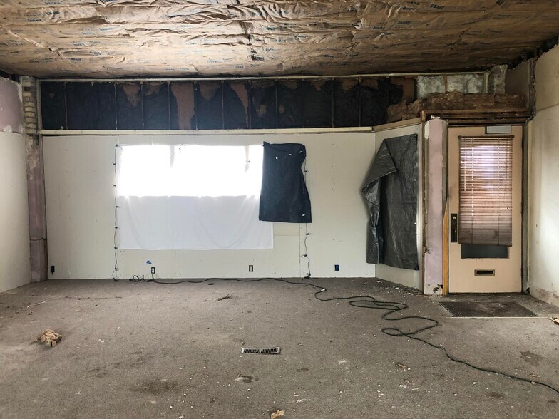 More Photos Of 2224 W 3rd St, Duluth Storefront Retail Office For Sale