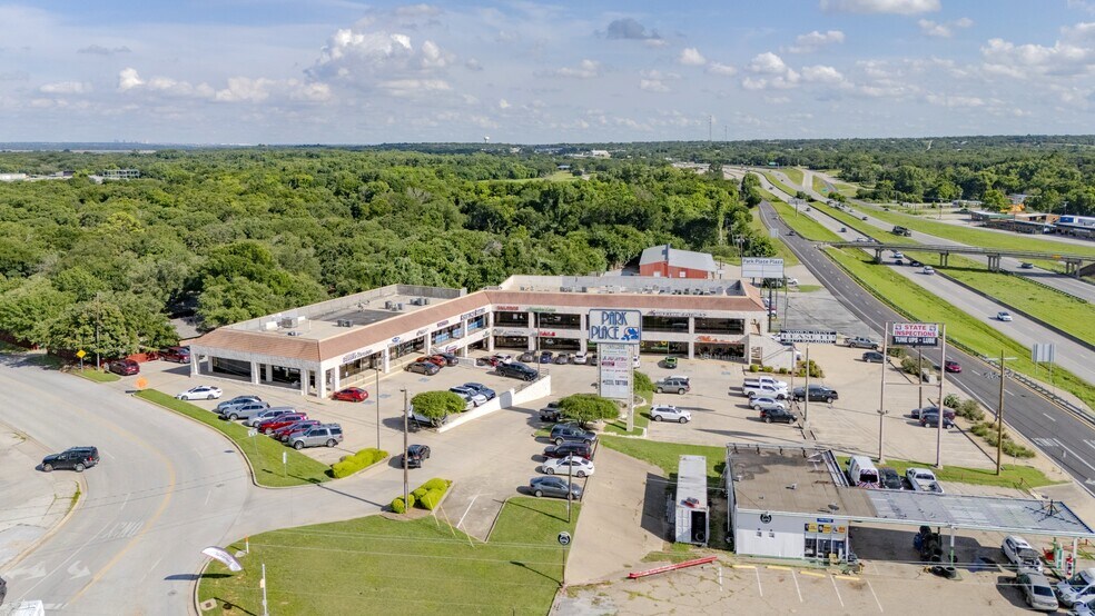 More Photos Of 120-252 Park Pl, Azle Unknown For Lease