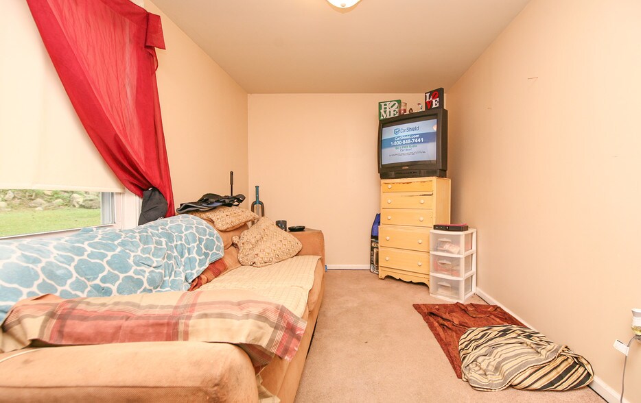 More Photos Of 2102 S Lehigh Ave, Whitehall Apartments For Sale