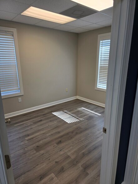 More Photos Of 18809 W Catawba Ave, Cornelius Medical For Lease