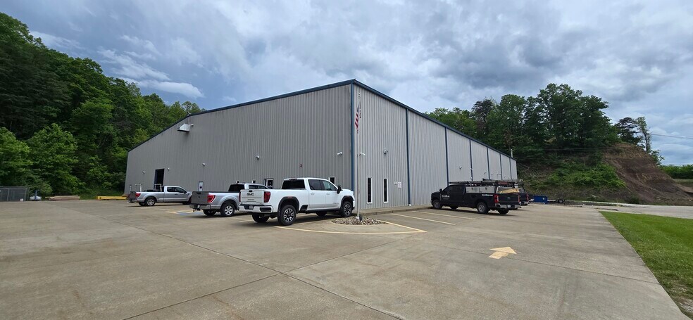 More Photos Of 145 Iron Horse Dr, Charleston Industrial For Lease