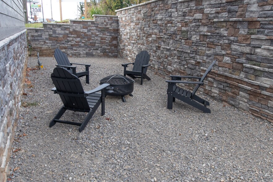 More Photos Of 577 English St, Bristol Apartments For Sale