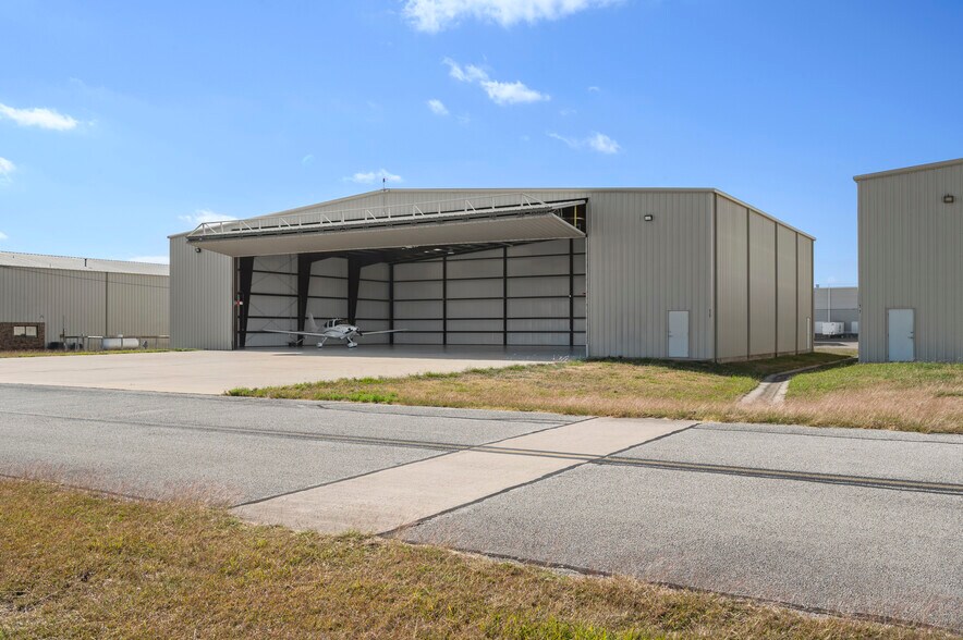 More Photos Of 1438 Airport Blvd, Mesquite Specialty For Sale