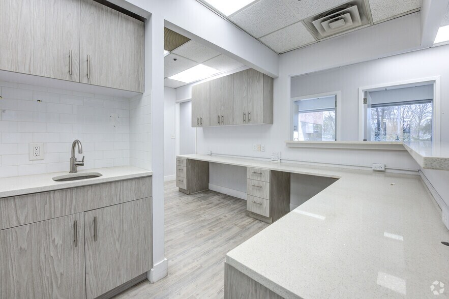 More Photos Of 23-00 State Route 208, Fair Lawn Coworking Space
