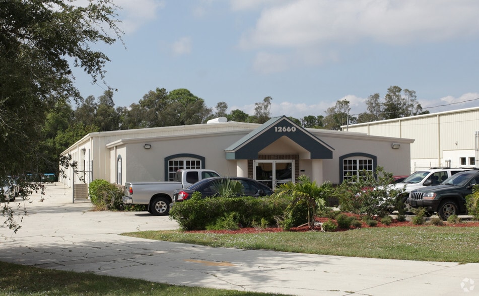 More Photos Of 12660 Metro Pky, Fort Myers Self Storage For Sale