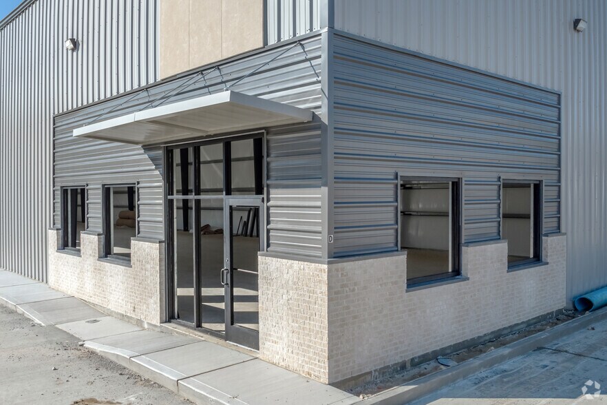 More Photos Of 5713 13th St, Katy Unknown For Lease