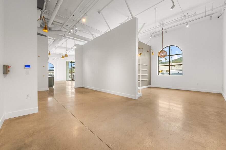 More Photos Of 2176 E Main St, Ventura General Retail For Sale