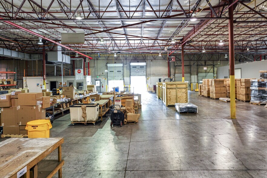 More Photos Of 2375 Murphy Blvd, Gainesville Distribution For Lease