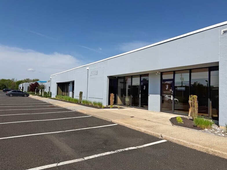 More Photos Of 2091 Springdale Rd, Cherry Hill Research And Development For Lease