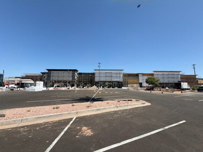 More Photos Of 2055 N Alma School Rd, Chandler Unknown For Lease