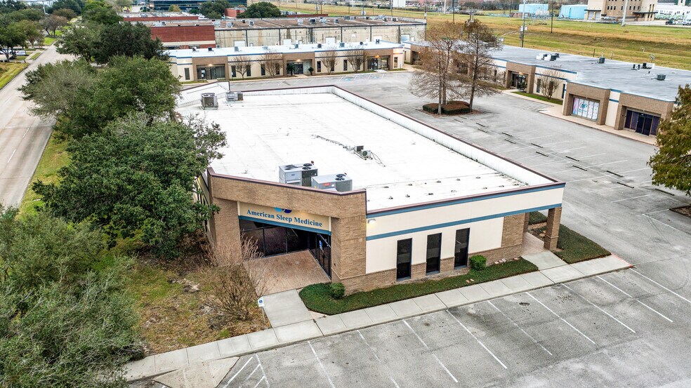 More Photos Of 1010-1020 Hercules Ave, Houston Unknown For Lease