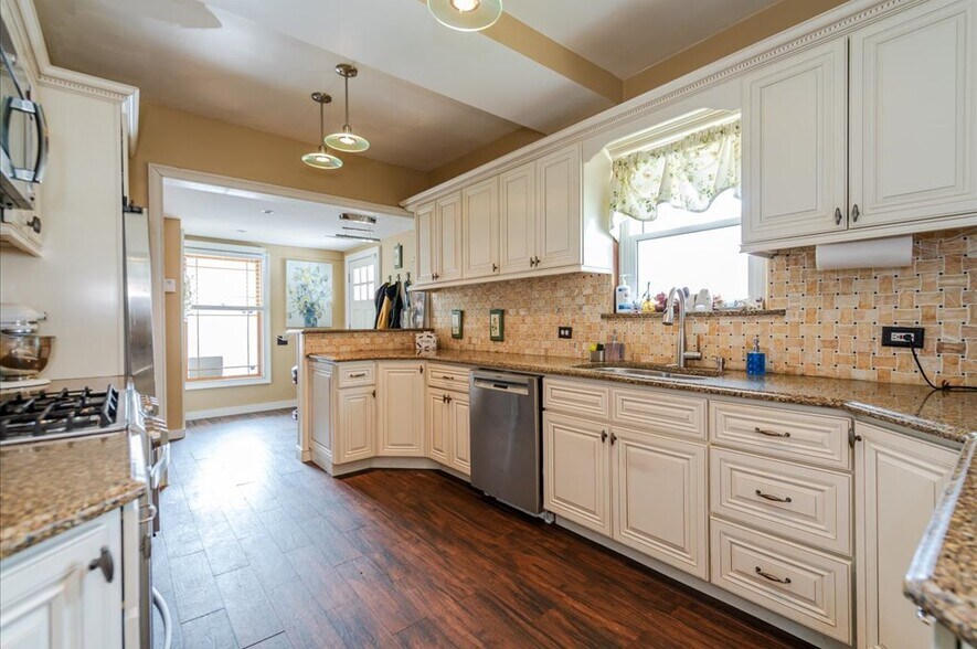 More Photos Of 720 Clarence Ave, Bronx Multifamily For Sale