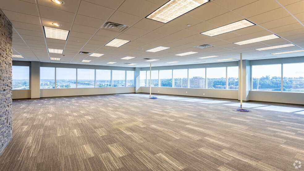 More Photos Of 333 Bridge St NW, Grand Rapids Office For Lease