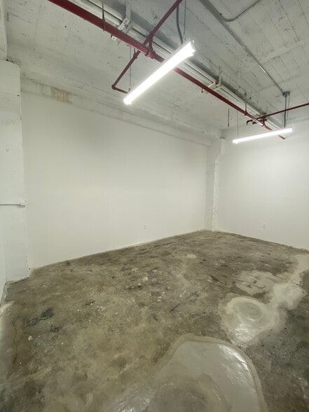 More Photos Of 901 E 31st St, Los Angeles Manufacturing For Lease