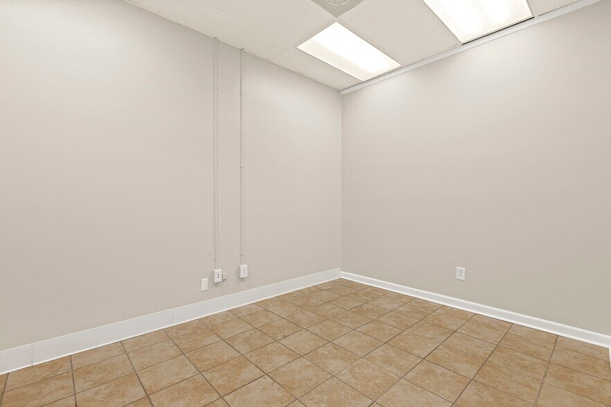 More Photos Of 150 N Steele St, Sanford Office For Sale
