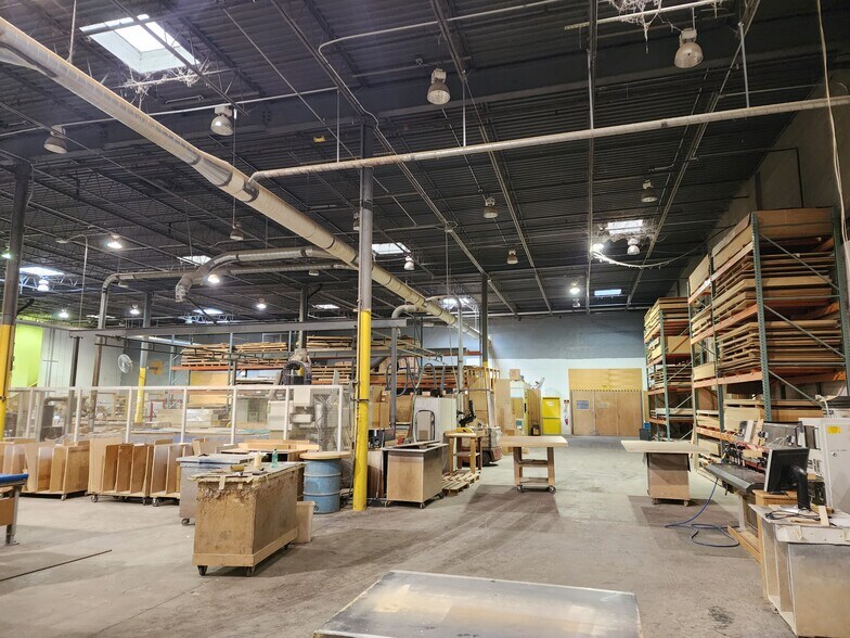 More Photos Of 40 Poplar St, Scranton Warehouse For Lease